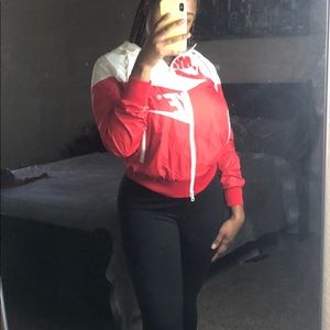 Red and White Nike Windbreaker ❤️👟